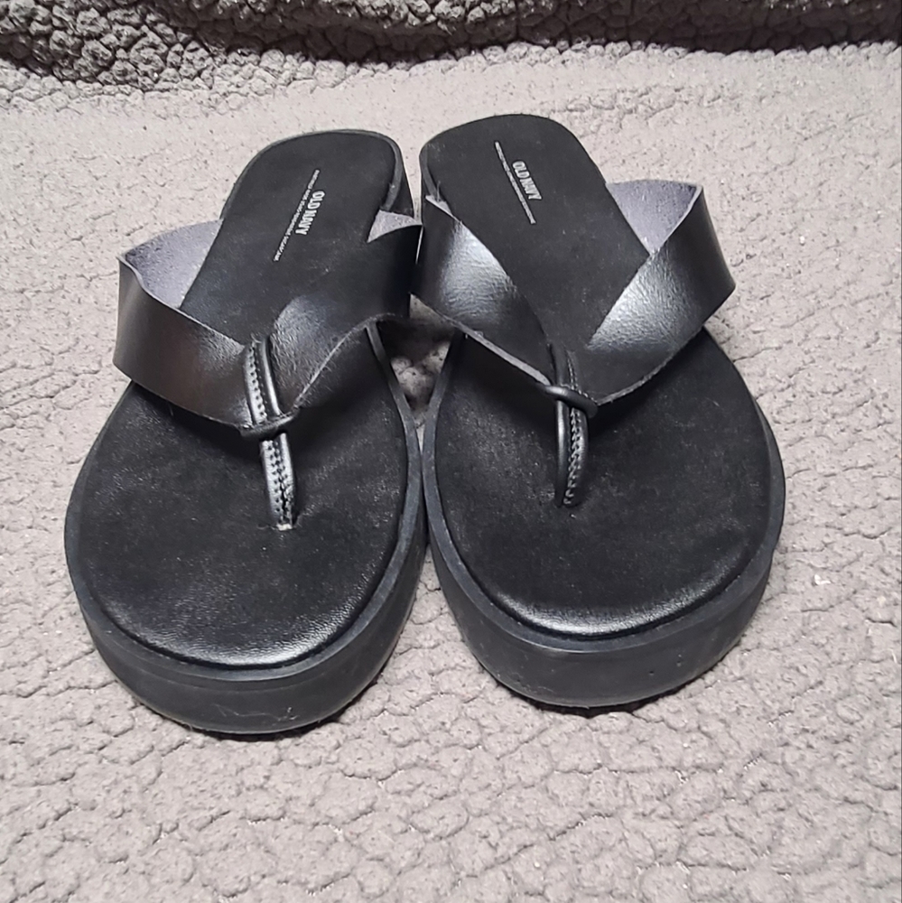 Old Navy black sandals